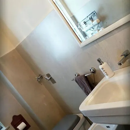 Charming Family Nest In Citta' Studi 公寓
